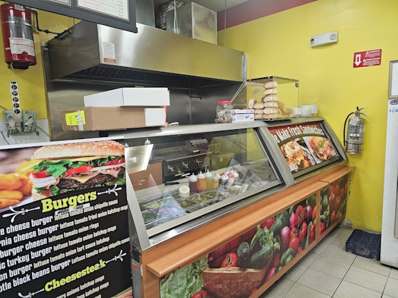 High-Traffic Corner Deli - Breakfast & Lunch Spot