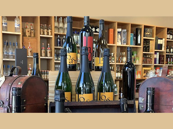 Turn Key High End Absentee Liquor Store in Bergen