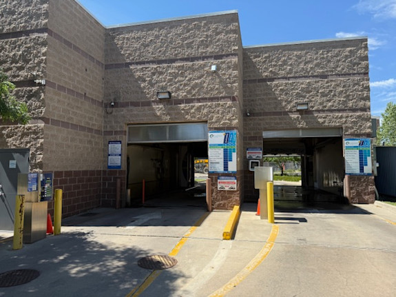 Neighborhood 4+2 Car Wash in Denver Area
