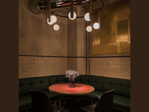 Custom Design Restaurant Bar