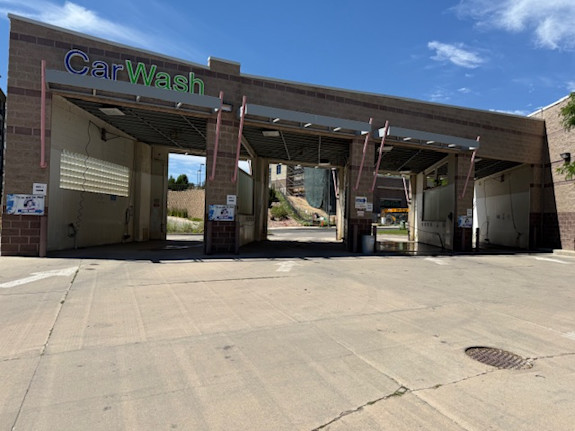 Neighborhood 4+2 Car Wash in Denver Area