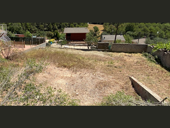 Green Gem in Montserrat – Investment with High