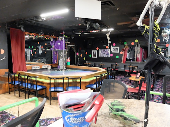 Profitable Oklahoma Topless Adult Club With RE