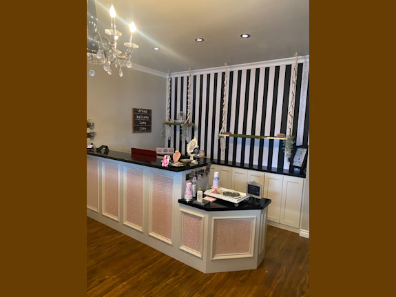 Skincare Business Salon For Sale/ Estheticians