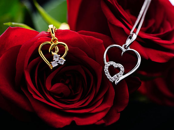 DTC Jewelry eCom Brand / Multinational Website