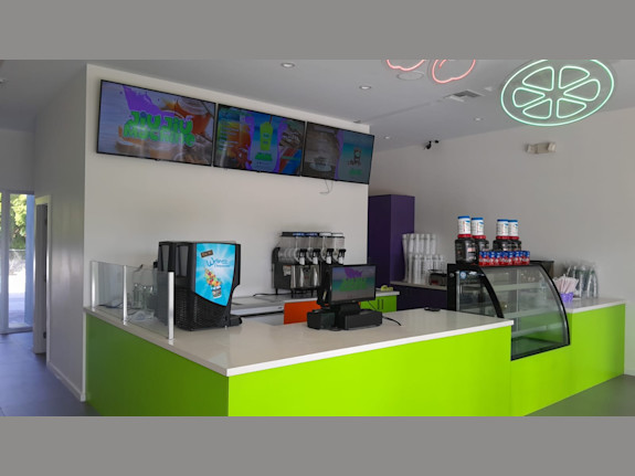 Smoothie & Cocktail Bar