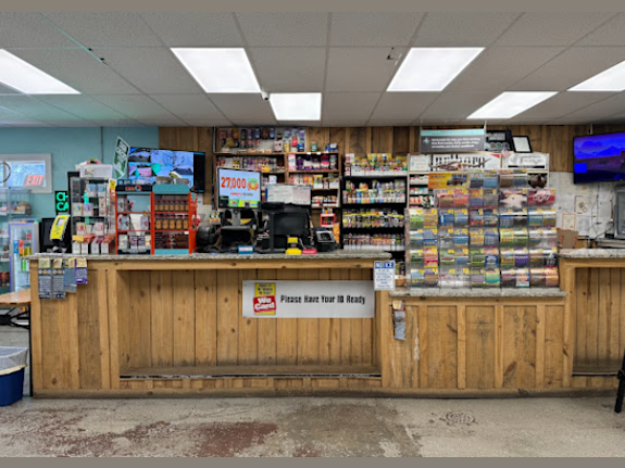 Gas Station w/ Property just 20 Min from Rome, GA