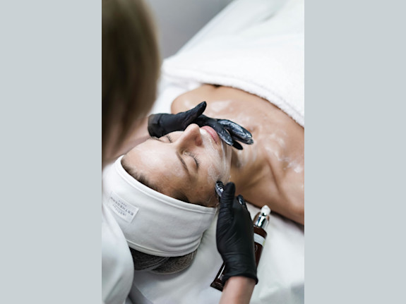 Boutique Beverly Hills Med-Spa With Strong Profits