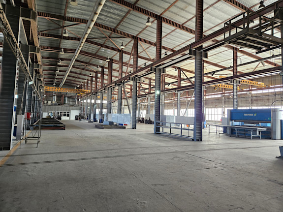 Industrial Manufacturing Facility with 2 ha Land
