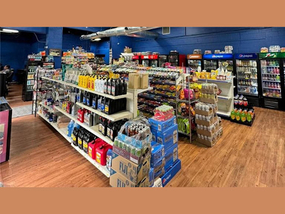 Absentee-Owned Gas Station With Property in Dalton