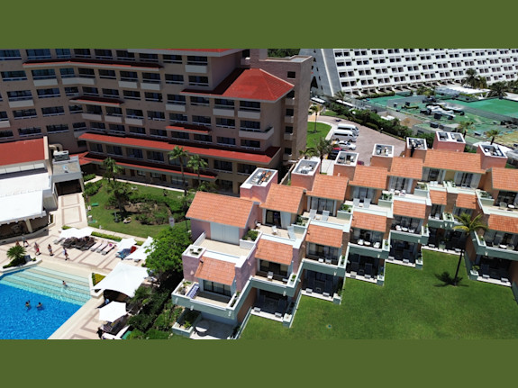 Investment Beach Villa in Cancun