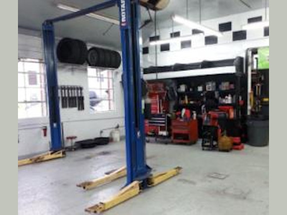 Profitable Gas Station, Auto Body & C-Store