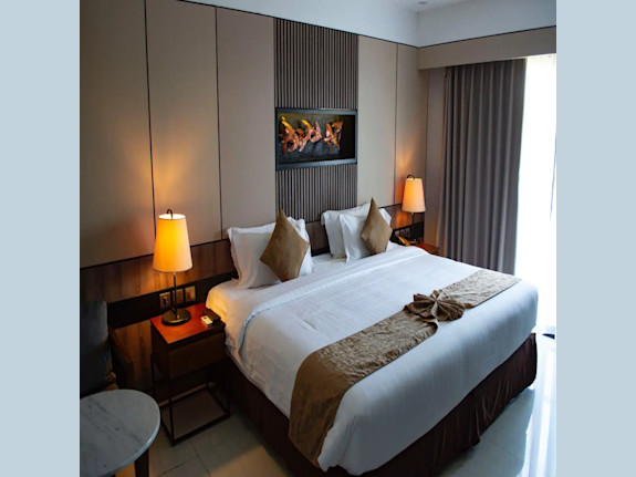 Well-Established Inn with 120+ Rooms