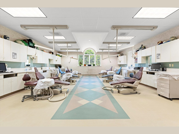 Large Dental Practice with 18,000sf+ Medical Real