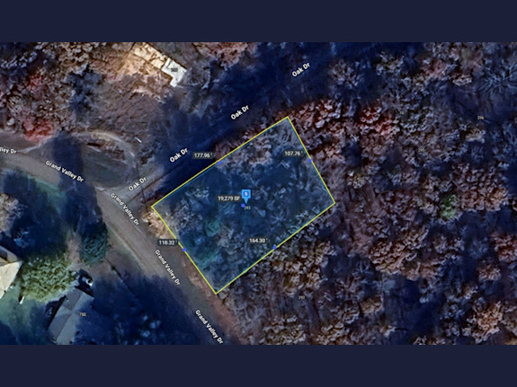 Almost Half Acre in Saulsbury Tennessee Near Lake