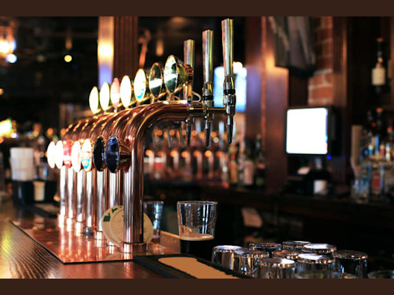 Super Nice Local Bar - Great Location