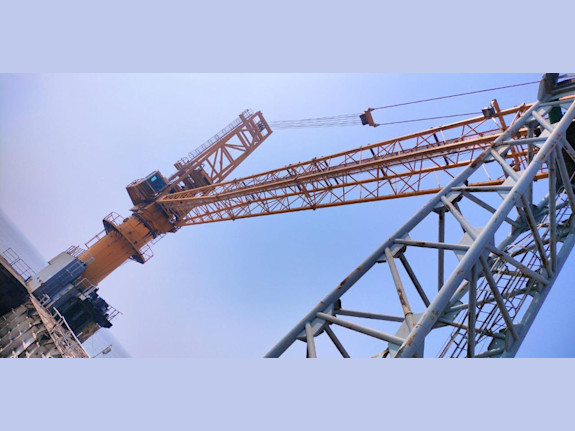 Caterpillar 68T Crane in Stock for Sale