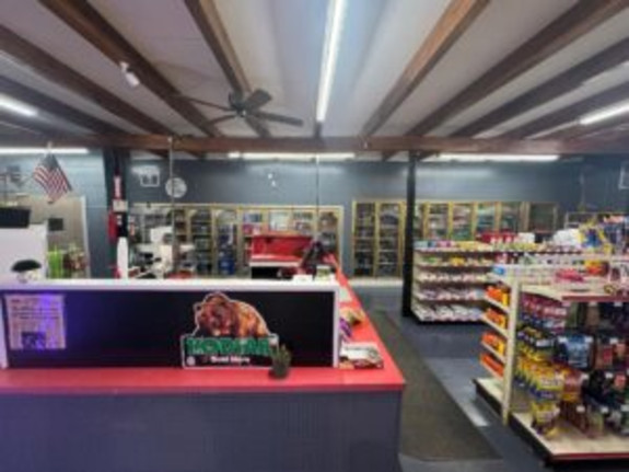 Absentee-Owned Gas Station w/ House in Hartsfield