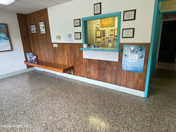 Prime Location-Vet Hospital and Home