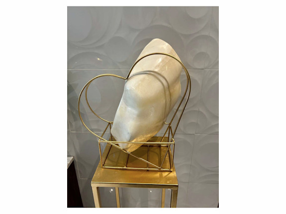 Seeking Buyers of Giant Natural Pearls