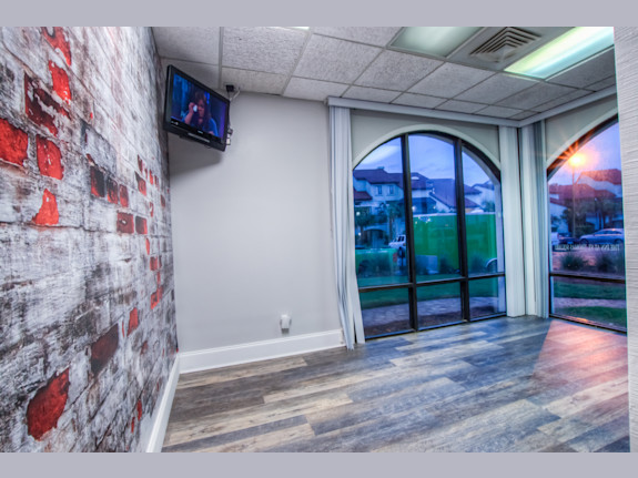 7.4% ROI, Office Condo. 2 Years Left on NNN Lease