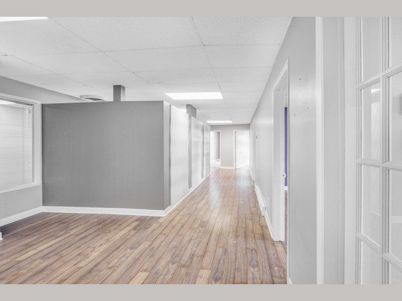 Building for sale or for rent + Office 2nd floor