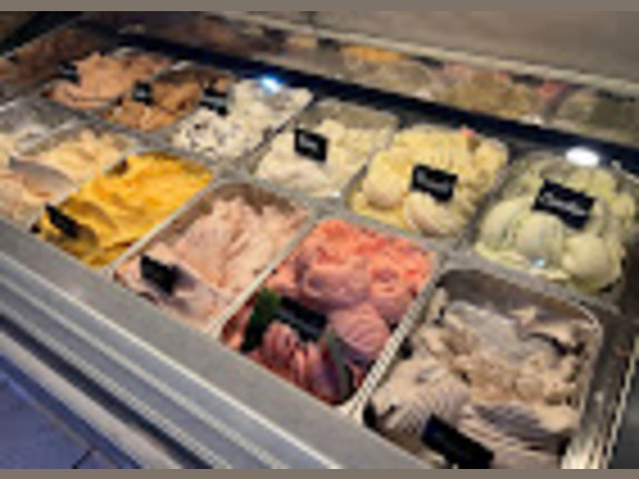 5 Star Gelato Shop & Pastry Café