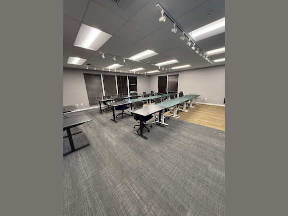 Commercial Ergonomic Desks & Chairs