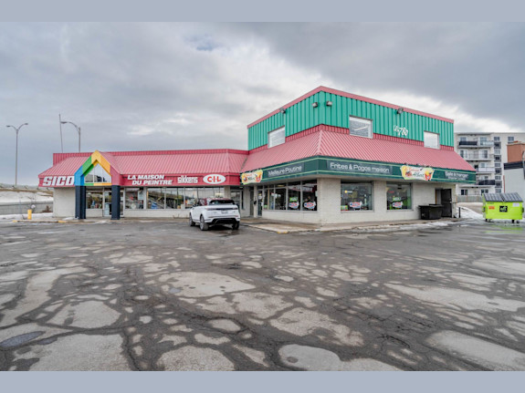 Commercial Building In Gatineau High Visibility