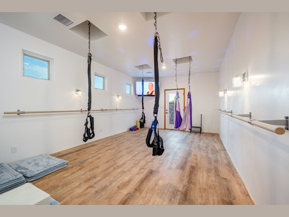 Mixed- Use Stellar Location High -End Rehab!