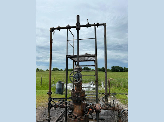 SW LA Oil Well and SWD well 8-10 BOPD