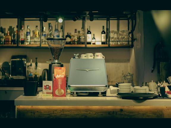 Manhattan Café and Cocktail Concept – Full Liquor