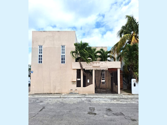 House Walking To The Beach