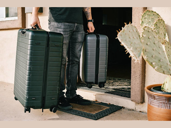 Airbnb-style Luggage Storage Marketplace