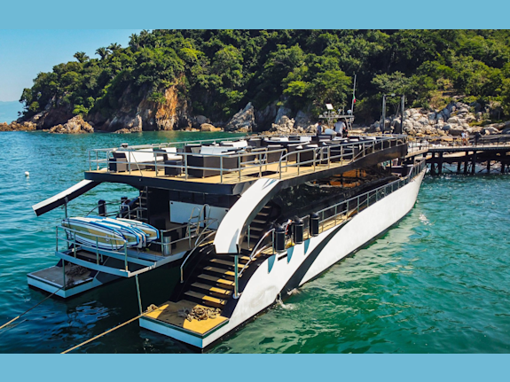 Luxury Boat Tour Business In Puerto Vallarta