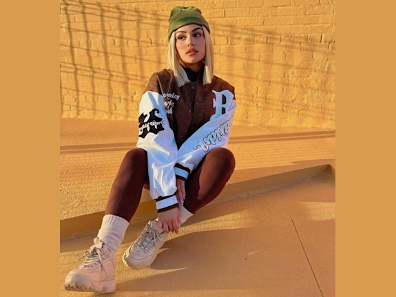 Successful E-Commerce Clothing Business for Sale