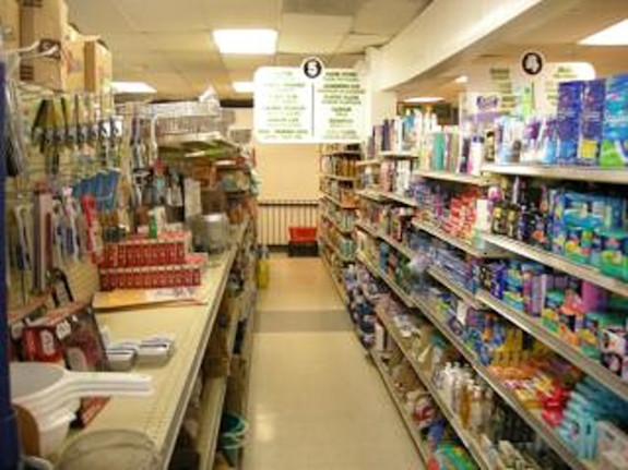 Est. Grocery in Great Location