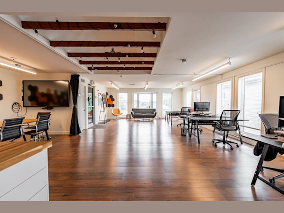 Very Nice 881 Sqft Space Minimum Lease 1 Year