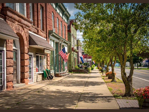 Highly Profitable Retail Opportunity in Brown County Indiana