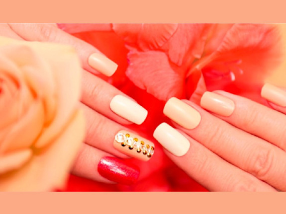 Gorgeous, Modern Nail Salon In Prime West Valley