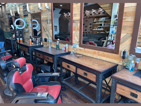 Thriving Turnkey Barber Shop with Staff – Well-Established Business