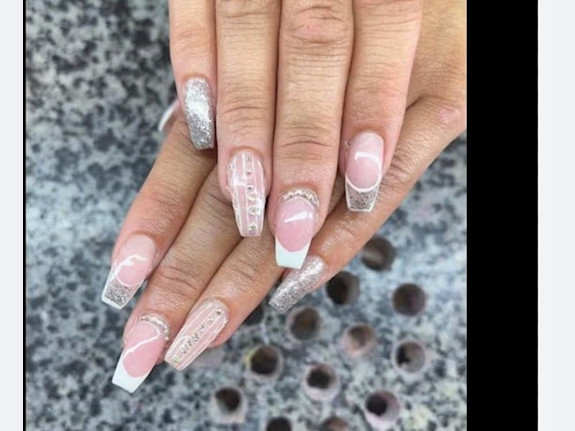 Nail Spa with Modern Design