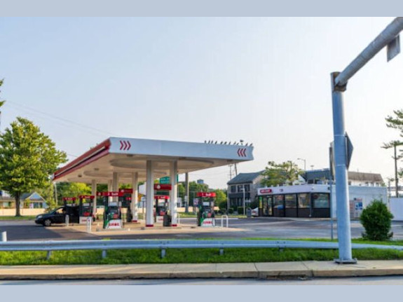 Metro East C-store with Gaming and Real Estate