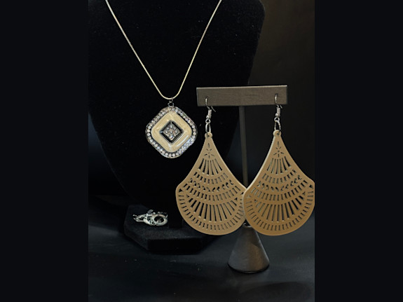 Exclusive Bulk Jewelry Liquidation Sale