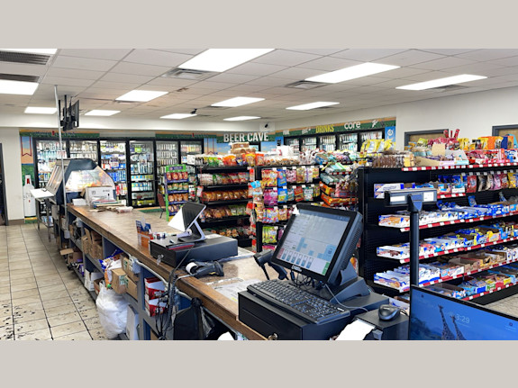 High Volume Gas Station with Property in Indianola