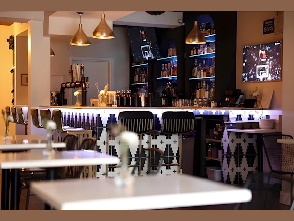 Turnkey Established Bar Restaurant in Williamsburg