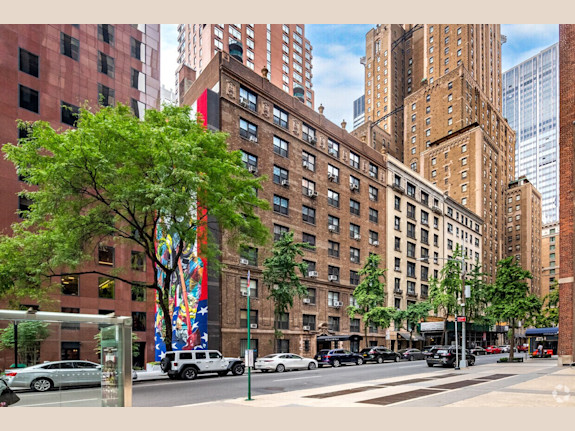 Fully Operational Restaurant in Midtown