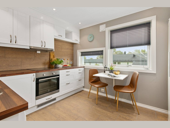 High Tech Online Home Furnishing Retail Business