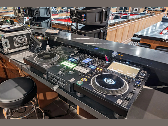 Ground Floor Fully Built Out Bar for Lease