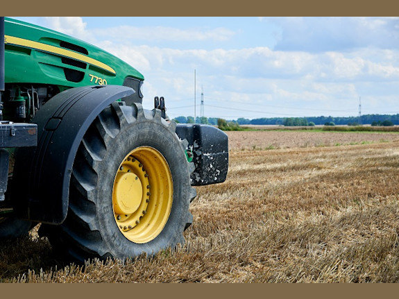 Farm Equipment Sales & Service Business w/RE